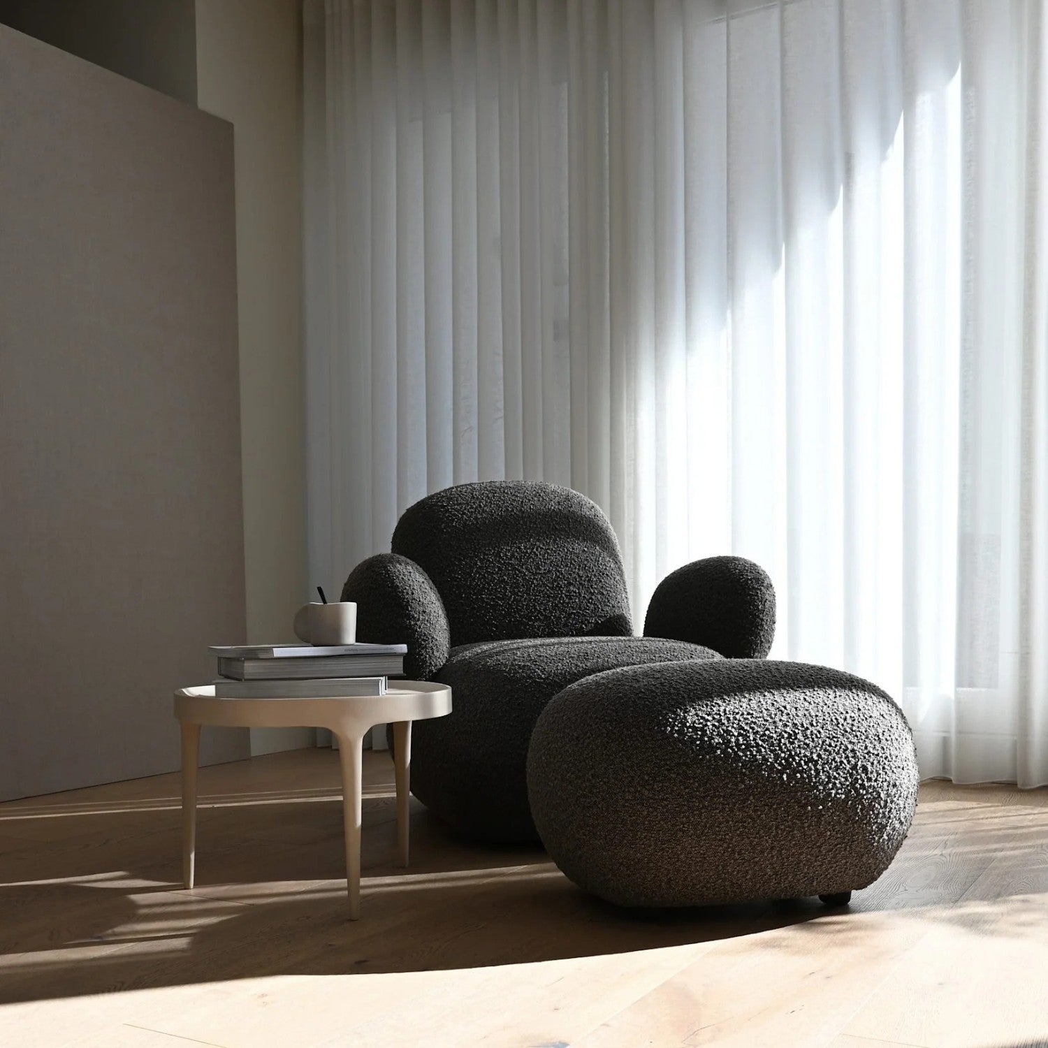 TOE - Armchair