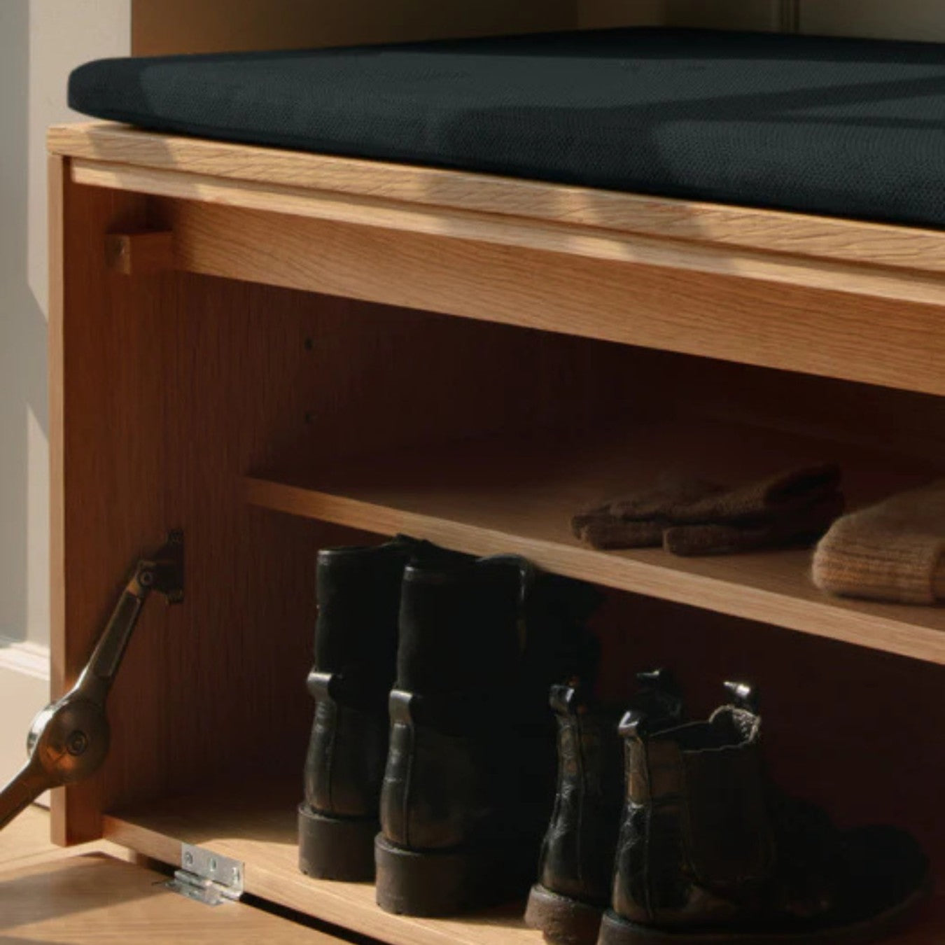 HIDEAWAY - Storage Bench