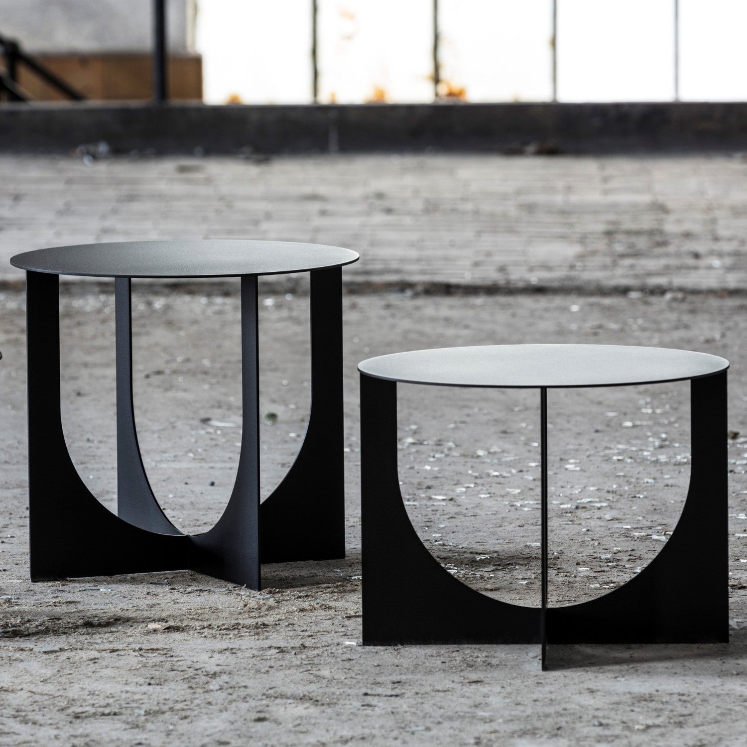 INVERSE MEDIUM - Coffee Table