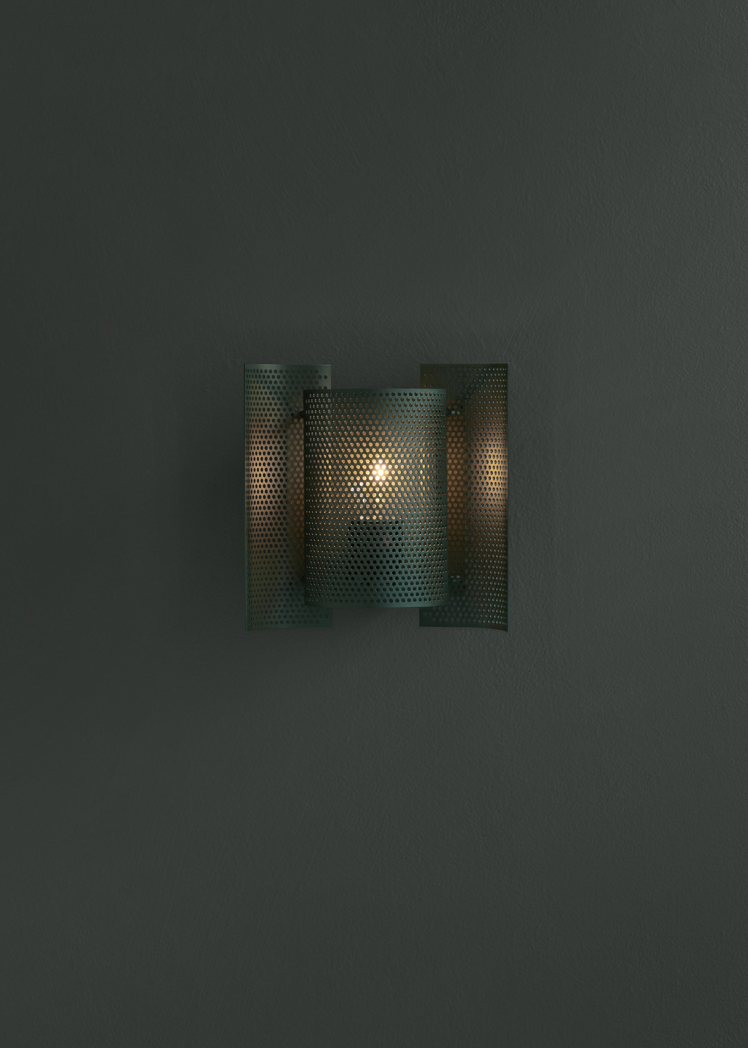BUTTERFLY PERFORATED - Wall Lamp - Luminesy